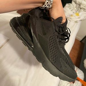 black nike air max 270